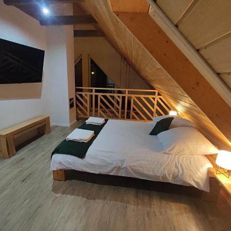 Villa Miedzy Drzewami à Biecz Extérieur photo